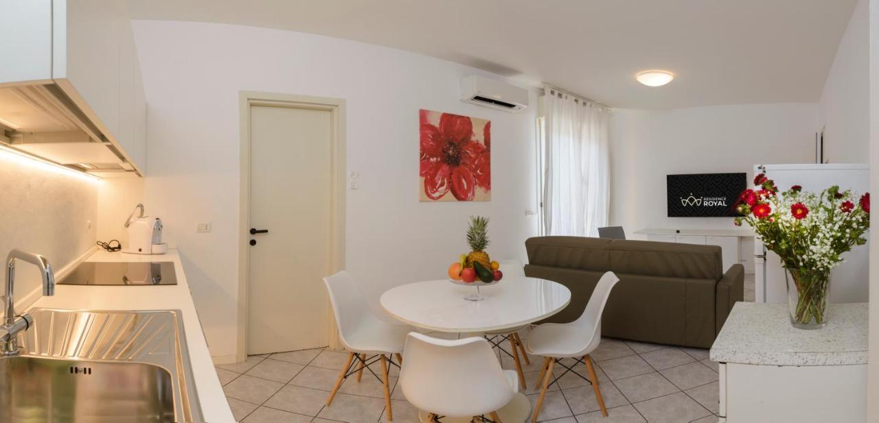 רימיני Residence Royal מראה חיצוני תמונה