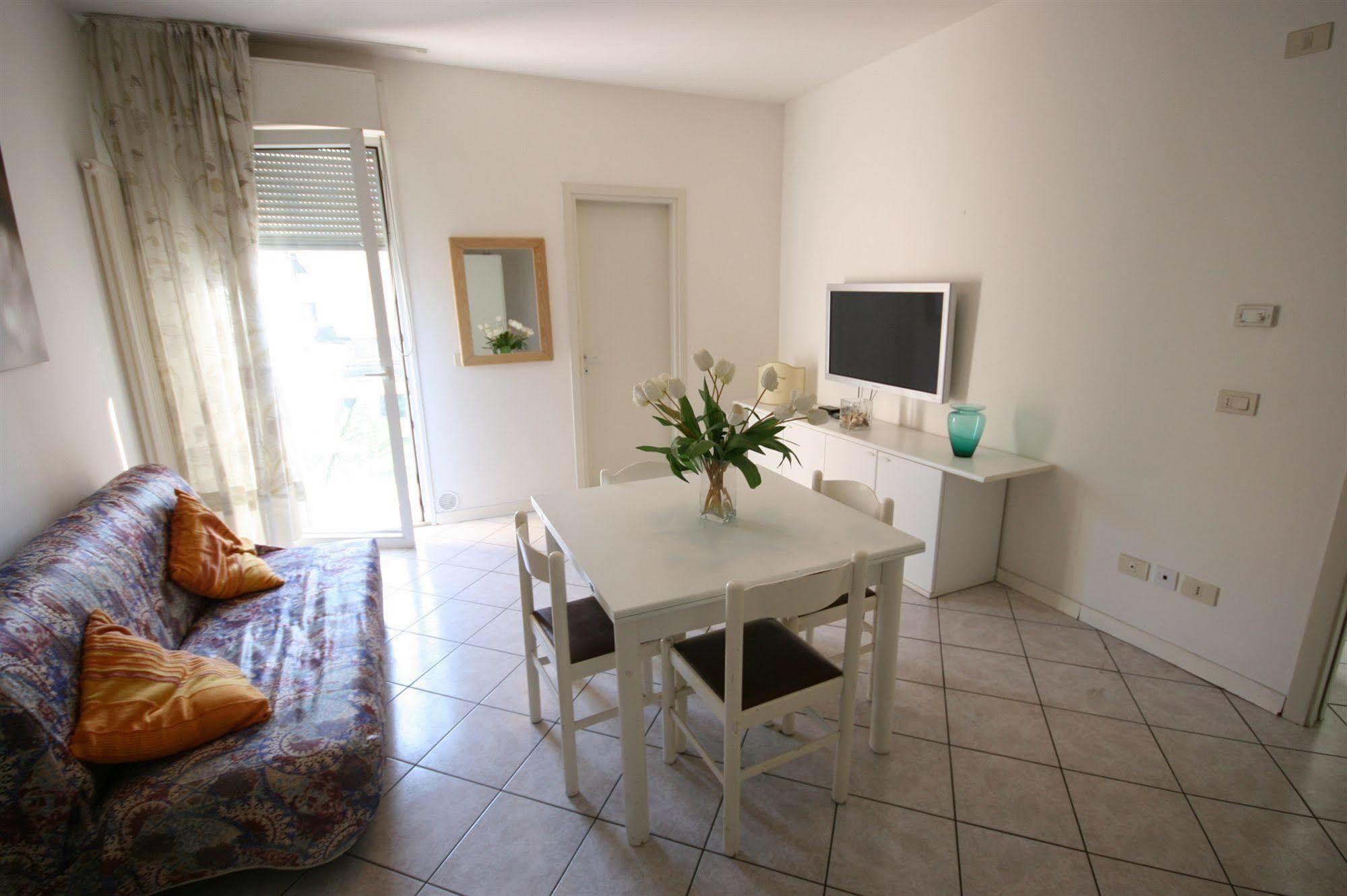 רימיני Residence Royal מראה חיצוני תמונה